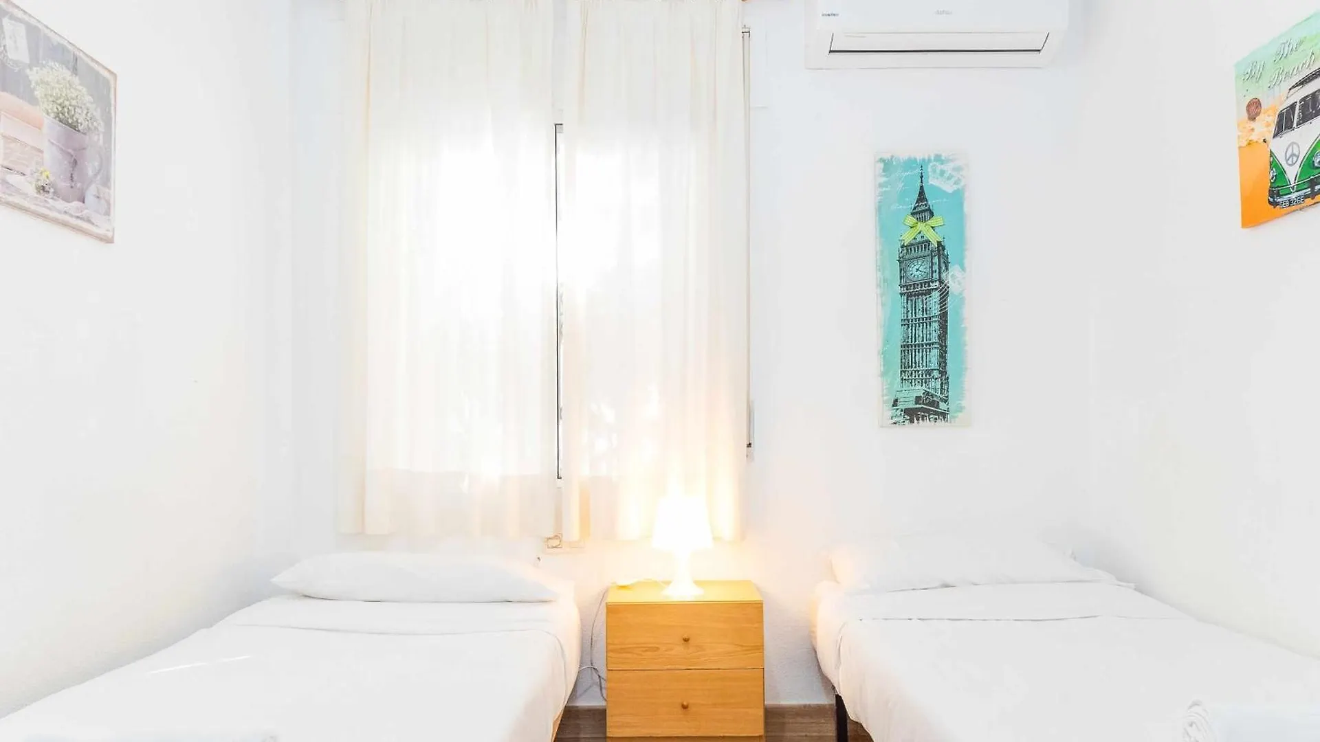 Apartamento en la Playa con Patio Privado Rincón de la Victoria España