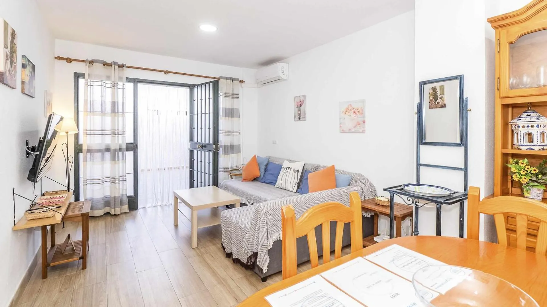 Apartamento En La Playa Con Patio Privado Apartment Rincon de la Victoria