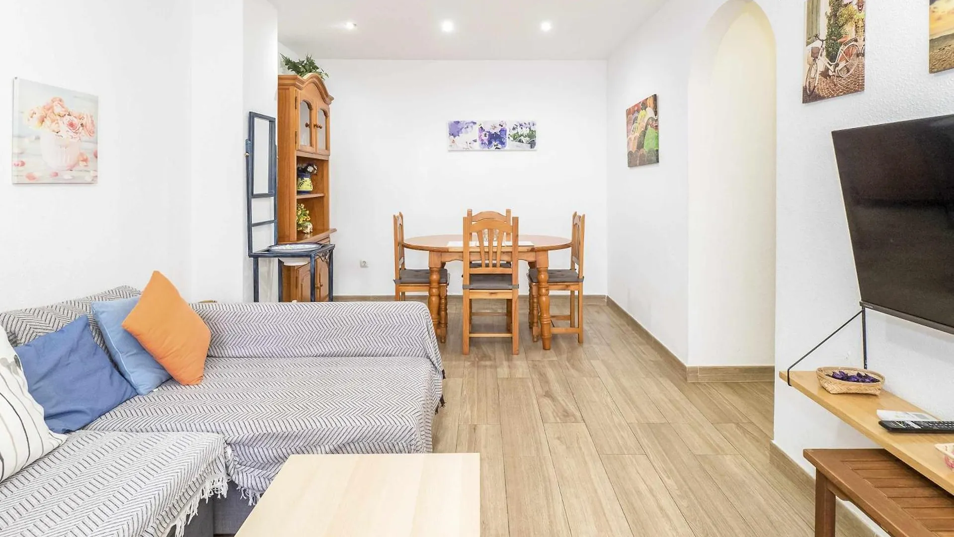 Apartamento En La Playa Con Patio Privado Rincon de la Victoria