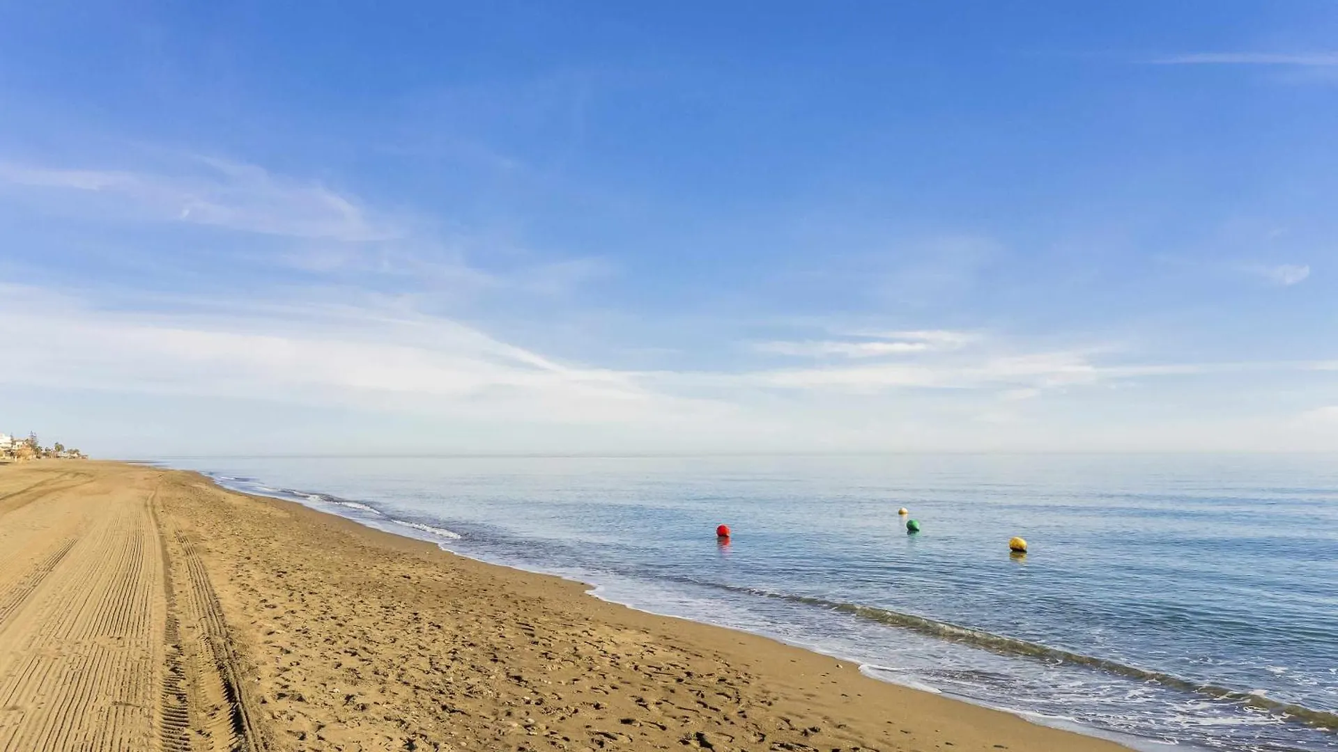 Apartamento En La Playa Con Patio Privado Rincon de la Victoria 0*,