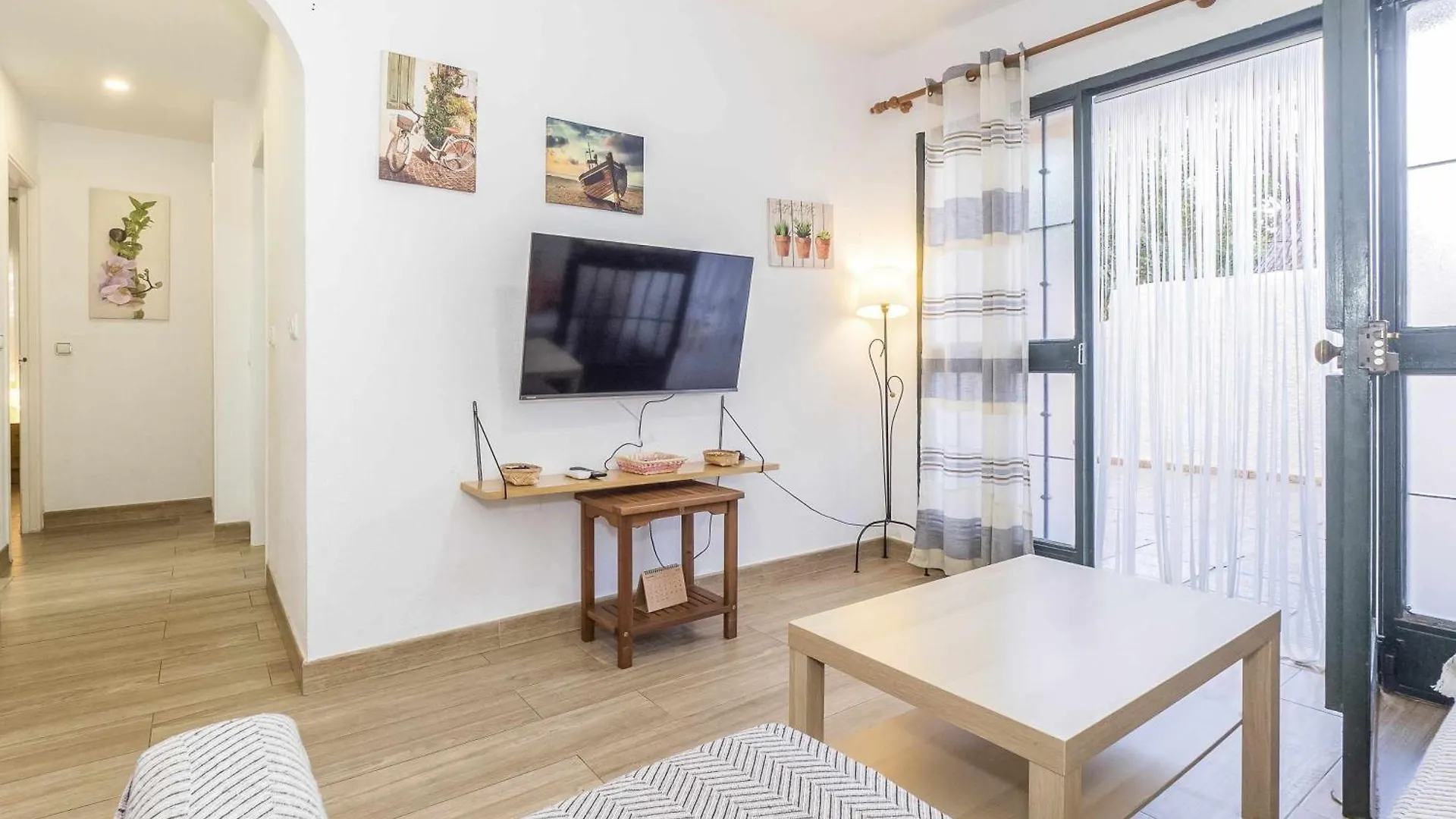 Apartamento En La Playa Con Patio Privado Rincon de la Victoria Spain