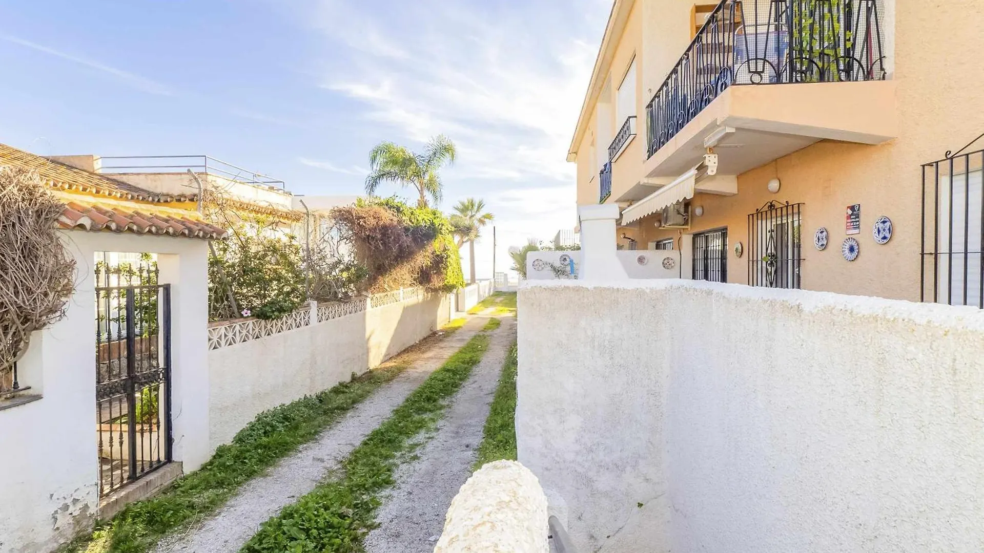 Apartamento En La Playa Con Patio Privado Rincon de la Victoria Apartment
