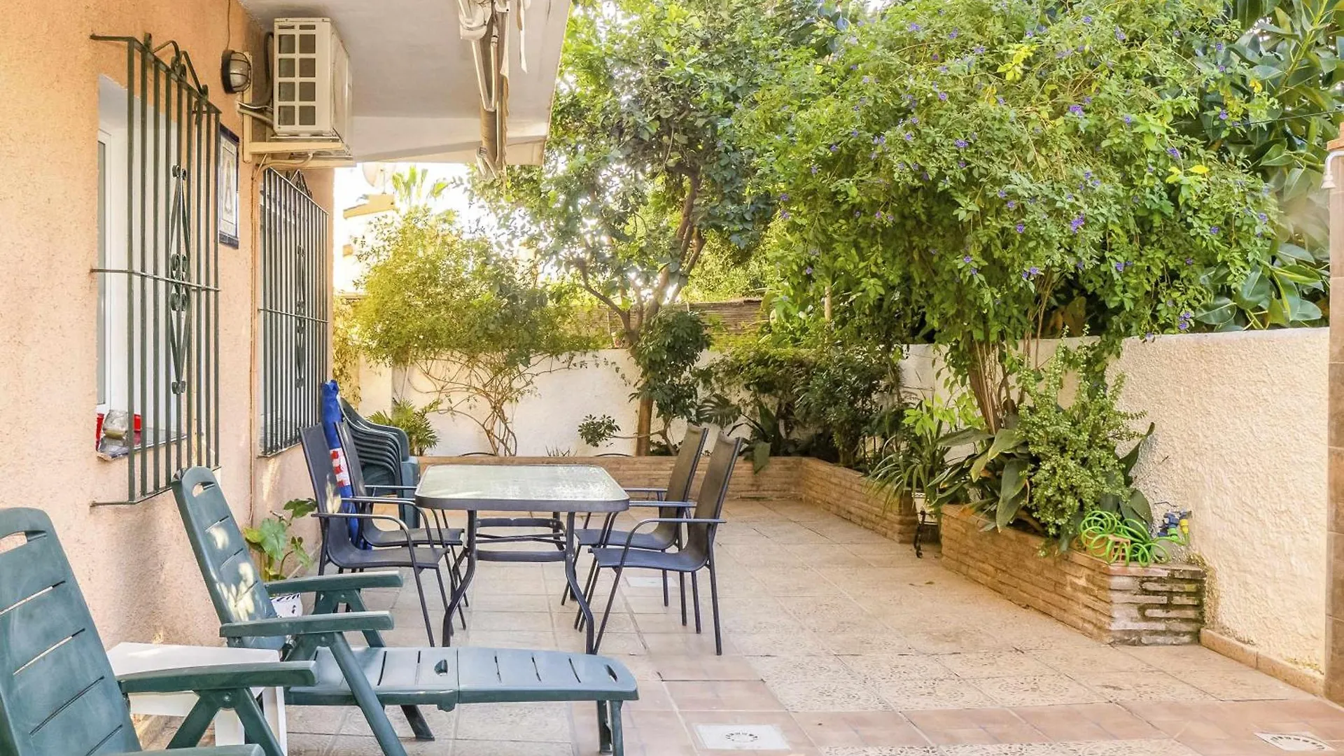 Apartamento En La Playa Con Patio Privado Rincon de la Victoria